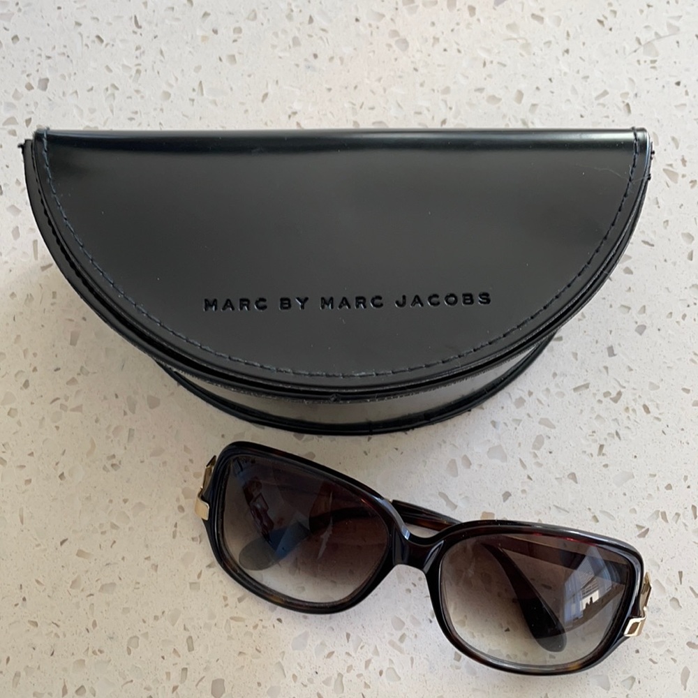 Like New Marc by Marc Jacobs Sunnies